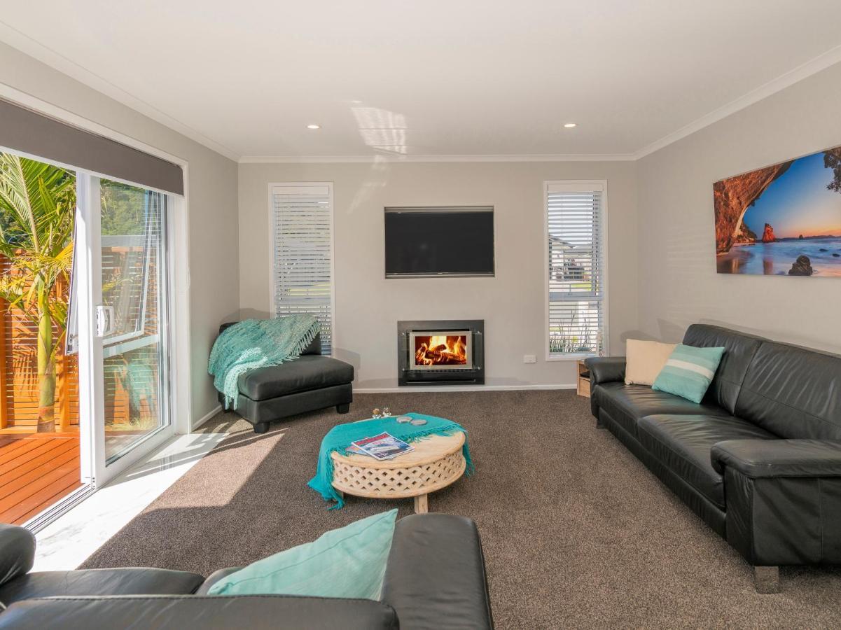 Modern Beach Pad - Whitianga Holiday Home Екстериор снимка