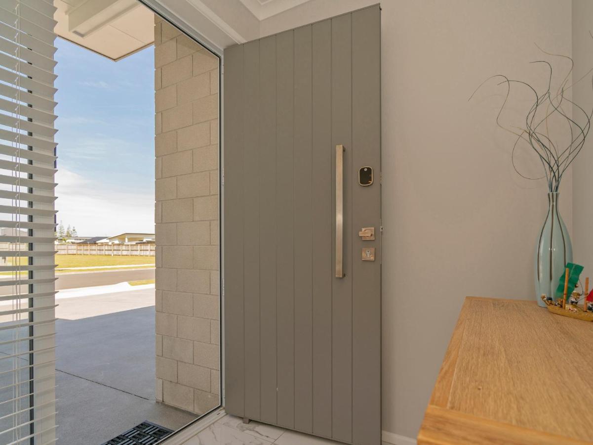 Modern Beach Pad - Whitianga Holiday Home Екстериор снимка