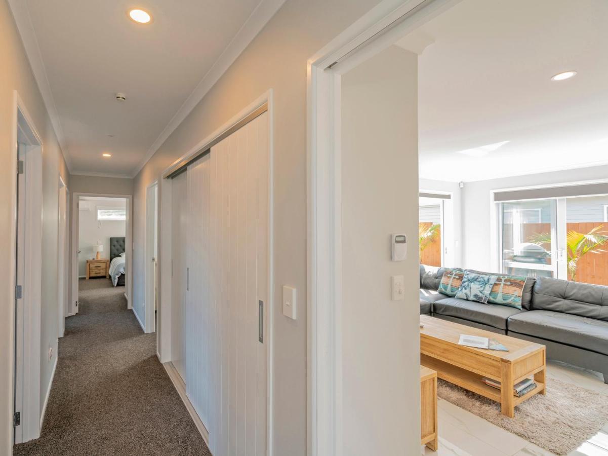 Modern Beach Pad - Whitianga Holiday Home Екстериор снимка