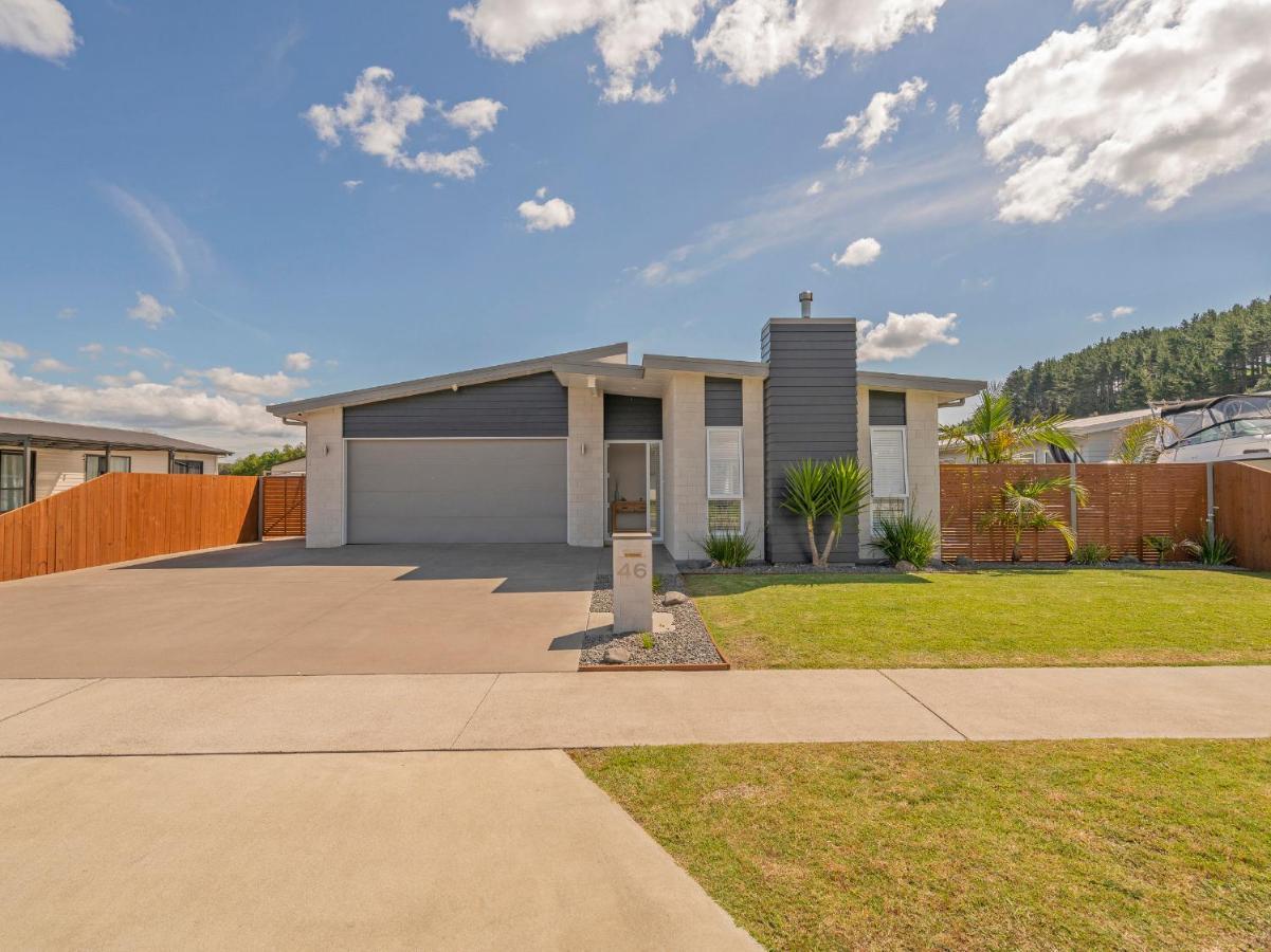 Modern Beach Pad - Whitianga Holiday Home Екстериор снимка