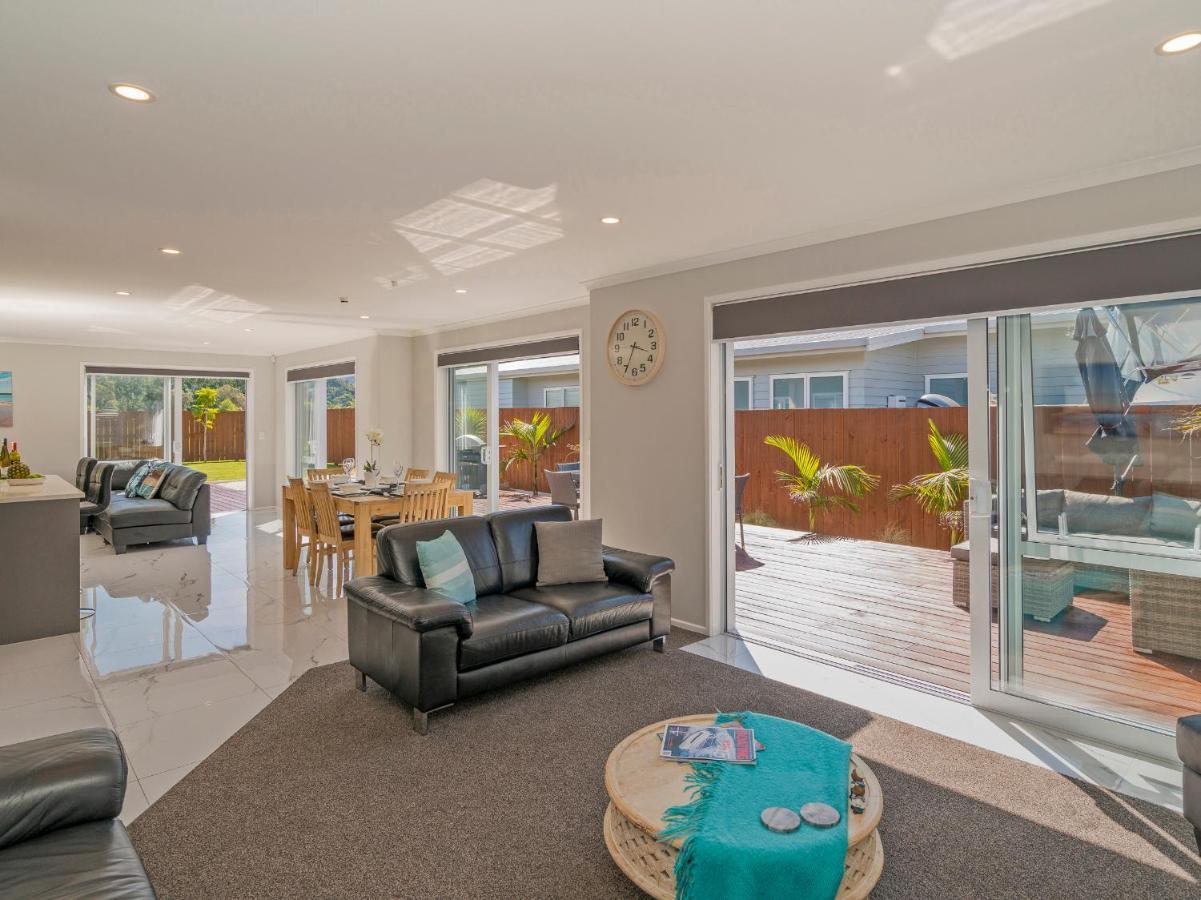 Modern Beach Pad - Whitianga Holiday Home Екстериор снимка